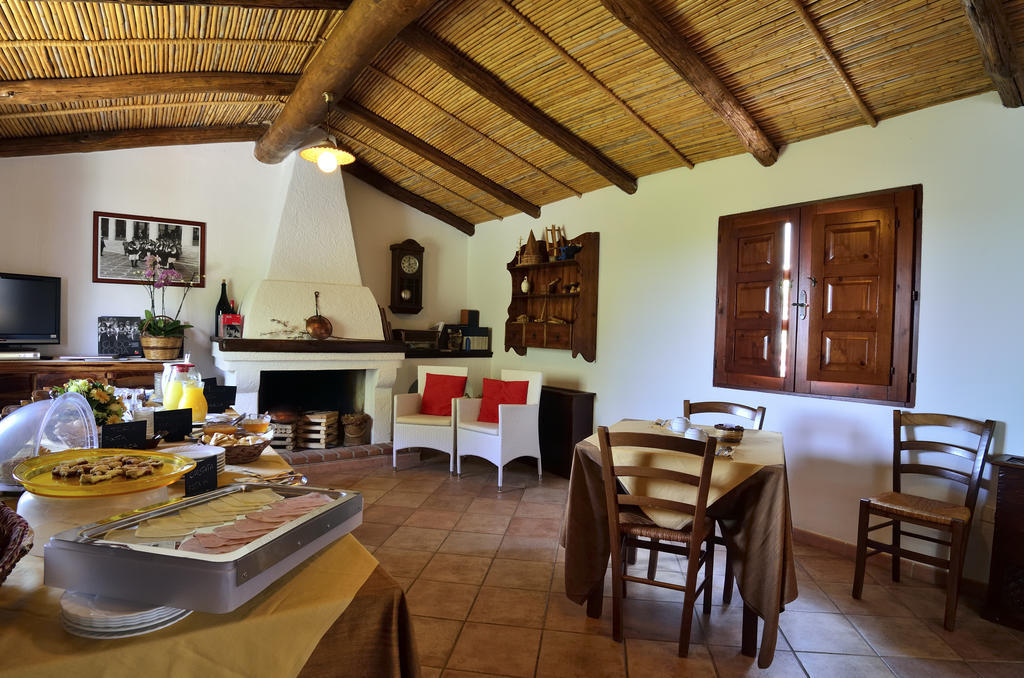 Agriturismo Guthiddai 奥列纳 外观 照片