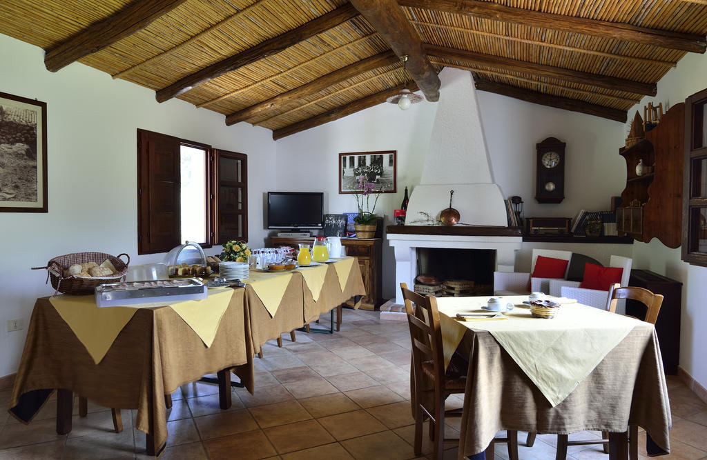 Agriturismo Guthiddai 奥列纳 外观 照片